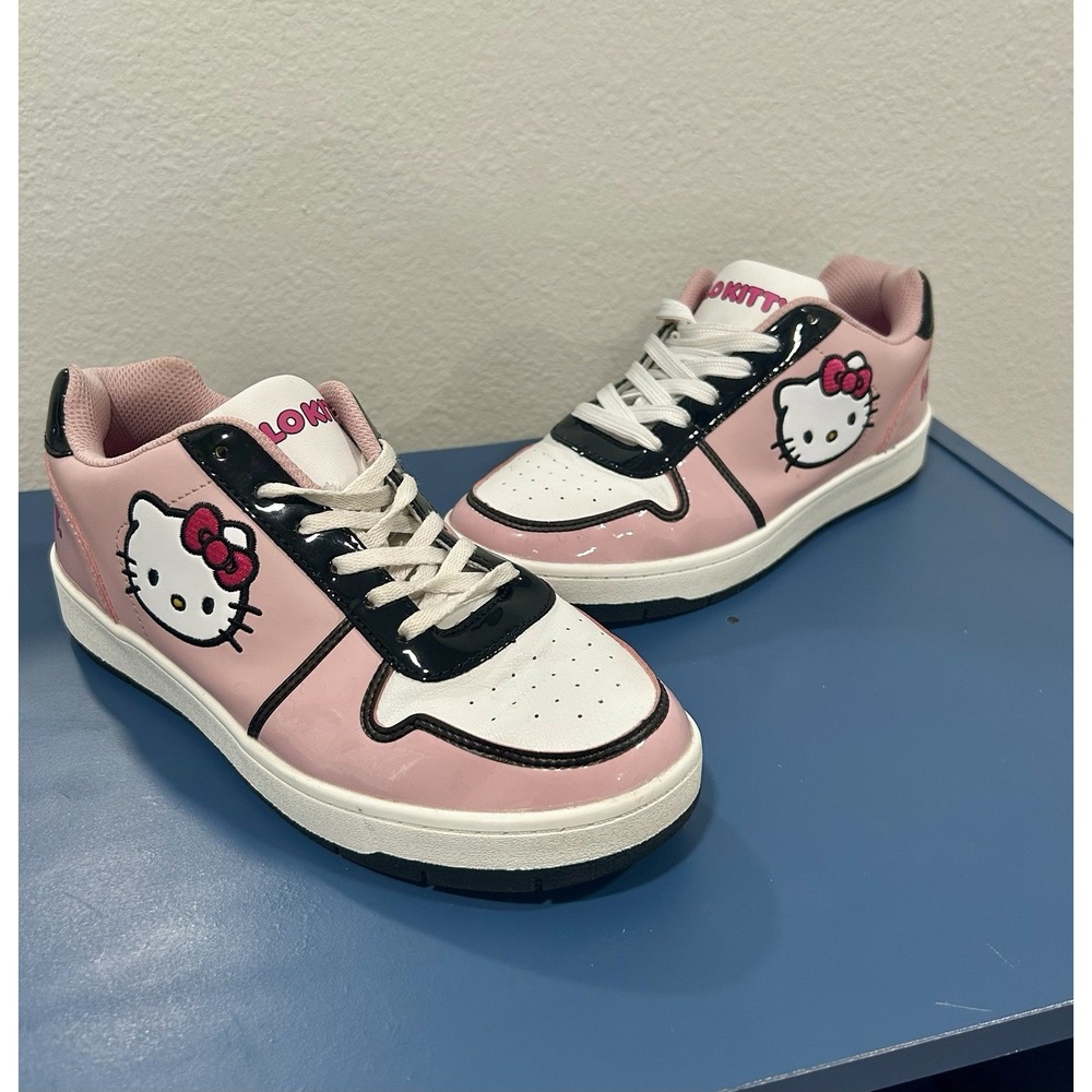 Hello Kitty Women's Sz 8 Pink Black Low Top Fashion Sneakers Shoes Skater